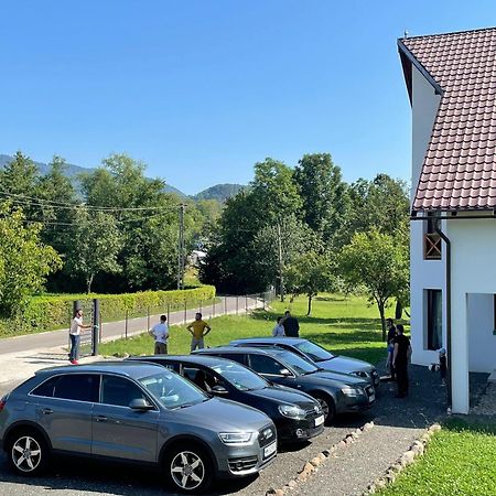 Pensiunea Rnb Maramures Surdesti  Екстериор снимка