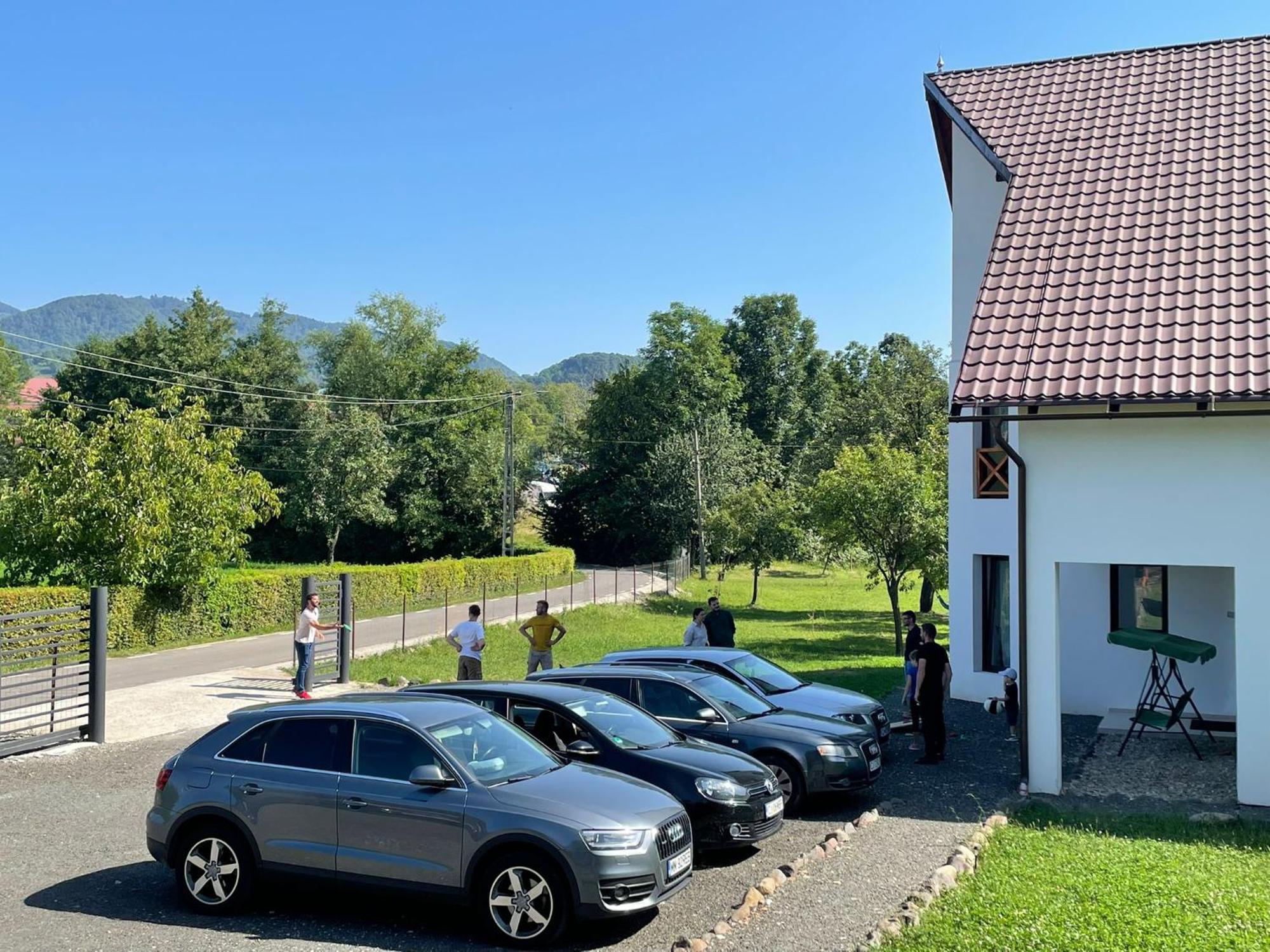 Pensiunea Rnb Maramures Surdesti  Екстериор снимка
