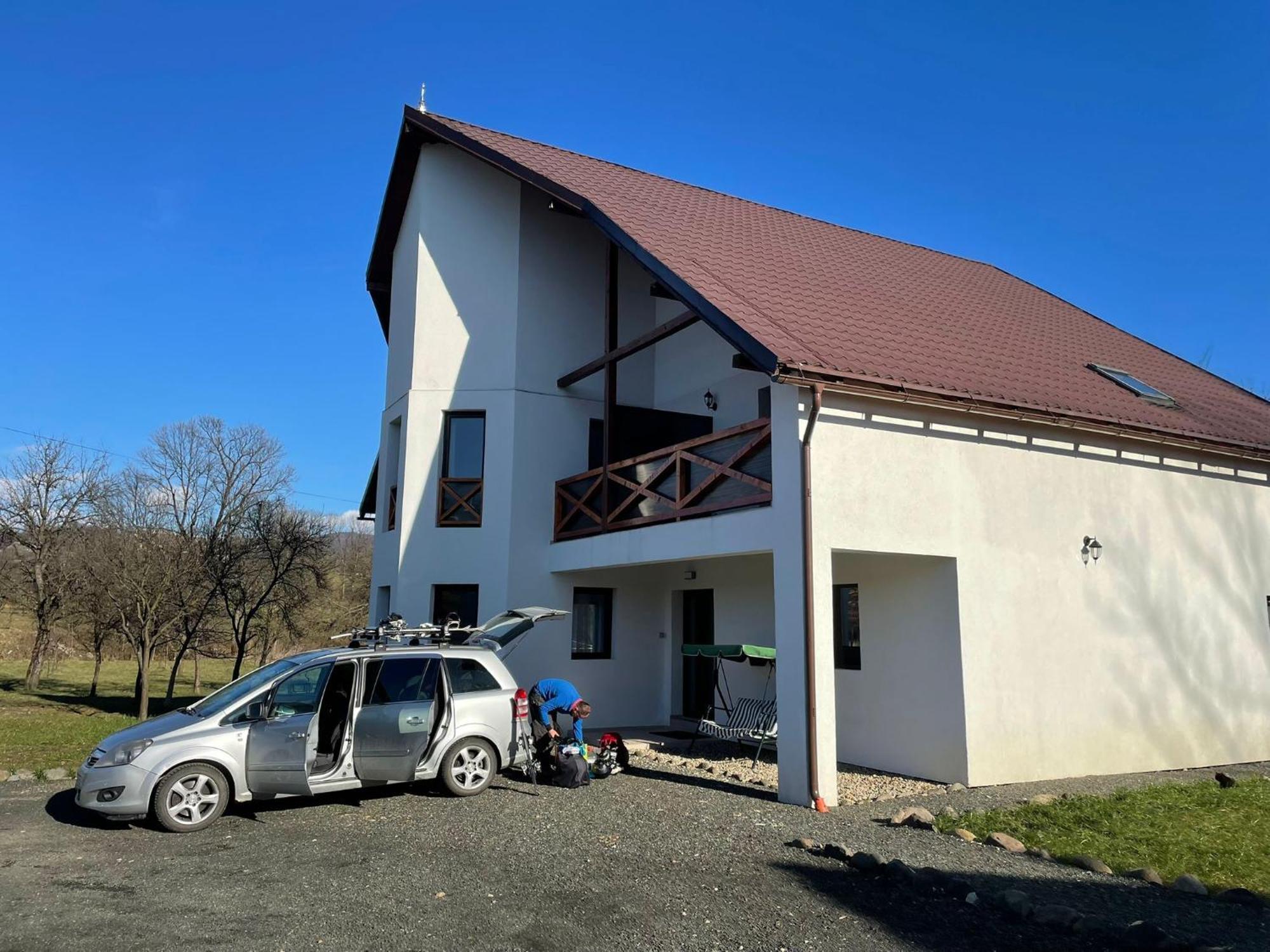 Pensiunea Rnb Maramures Surdesti  Екстериор снимка